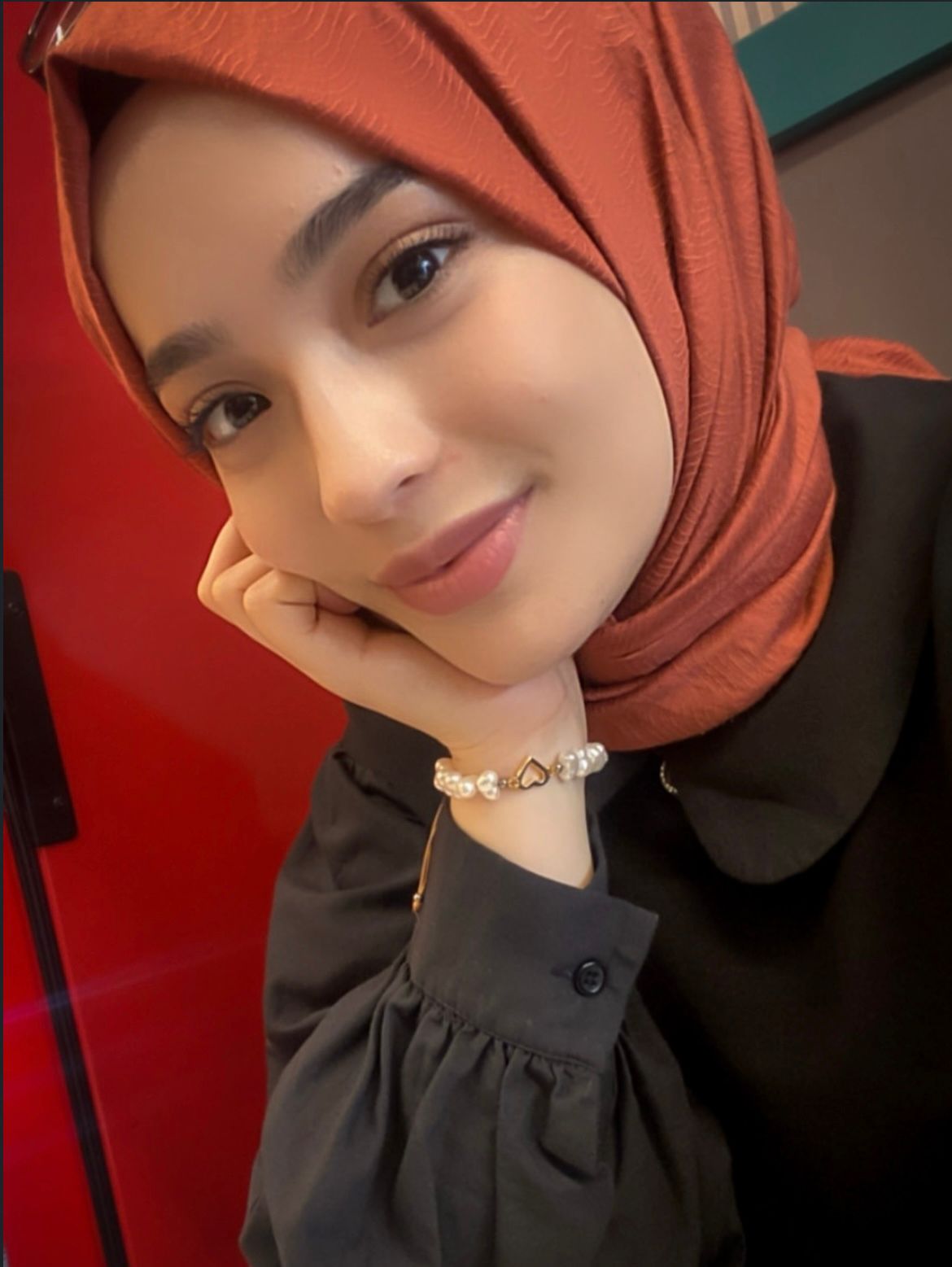 Denizova Suriyeli Escort Alev