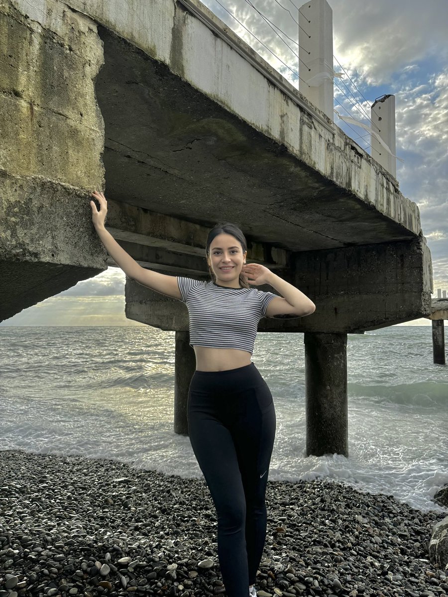 Orta Şişman Bayan Escort Berra