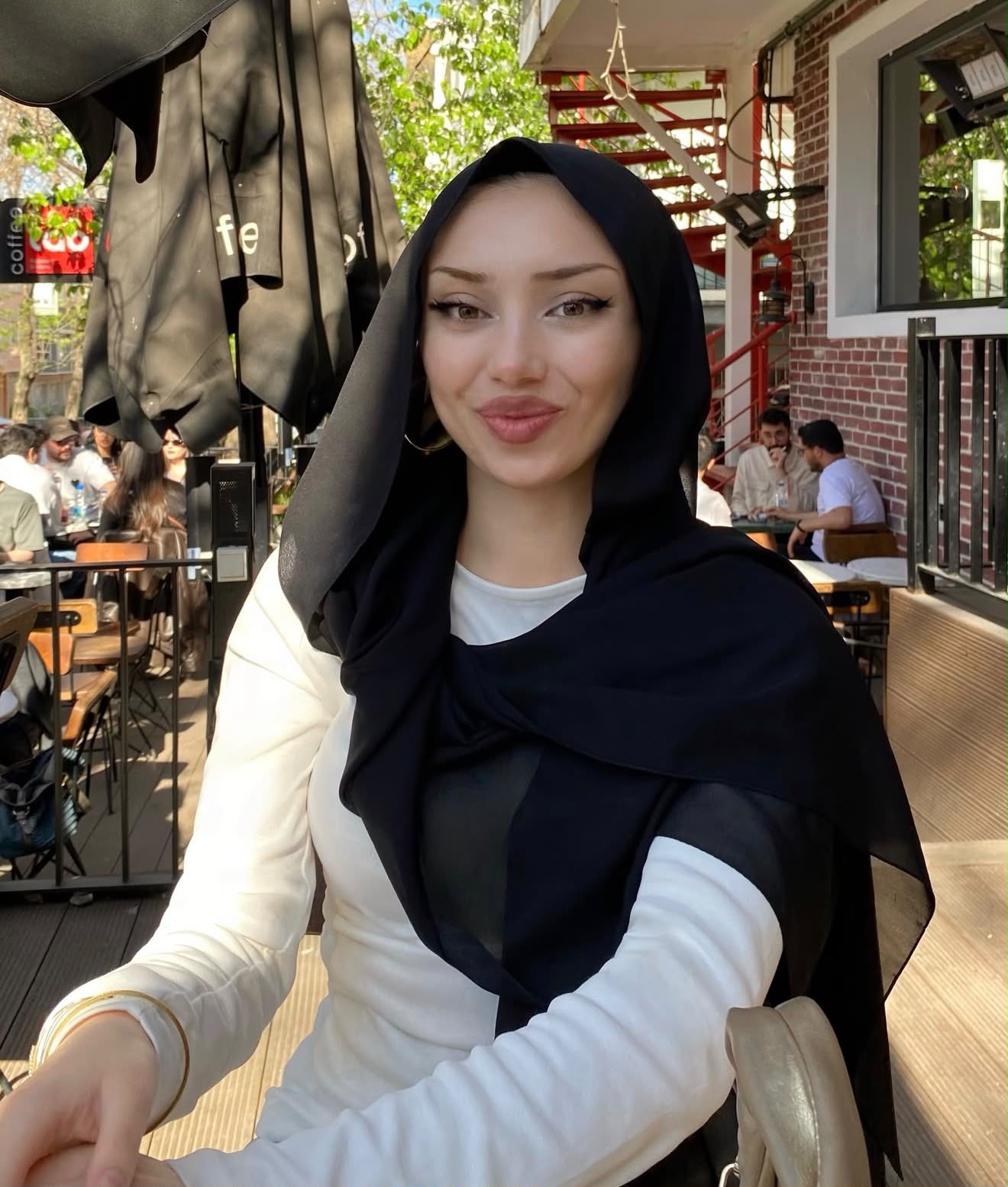 Fadıl Yenilikçi Bayan Escort Bayan Tuğba